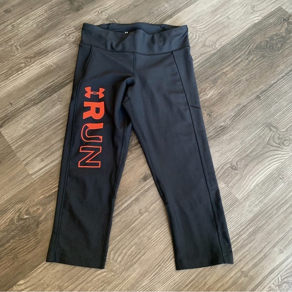 Under Armour Compression HeatGear Cropped Leggings - Picture 2 of 9